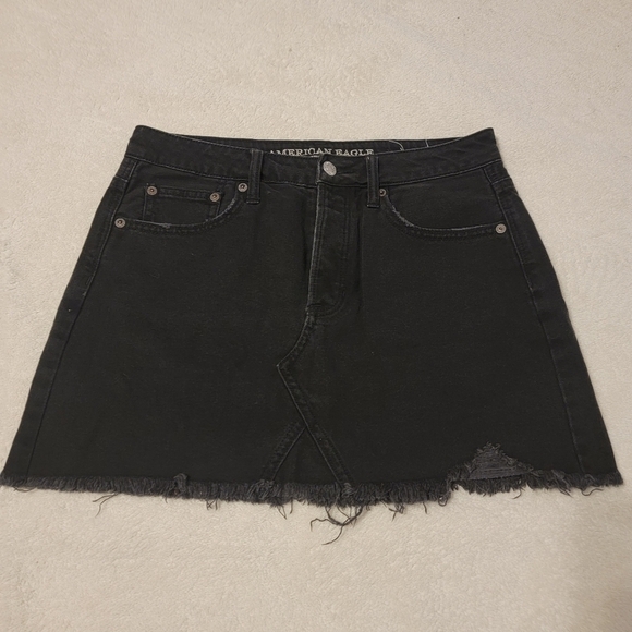 American Eagle Outfitters Black Denim Mini Skirt  Size 6 - Picture 1 of 3